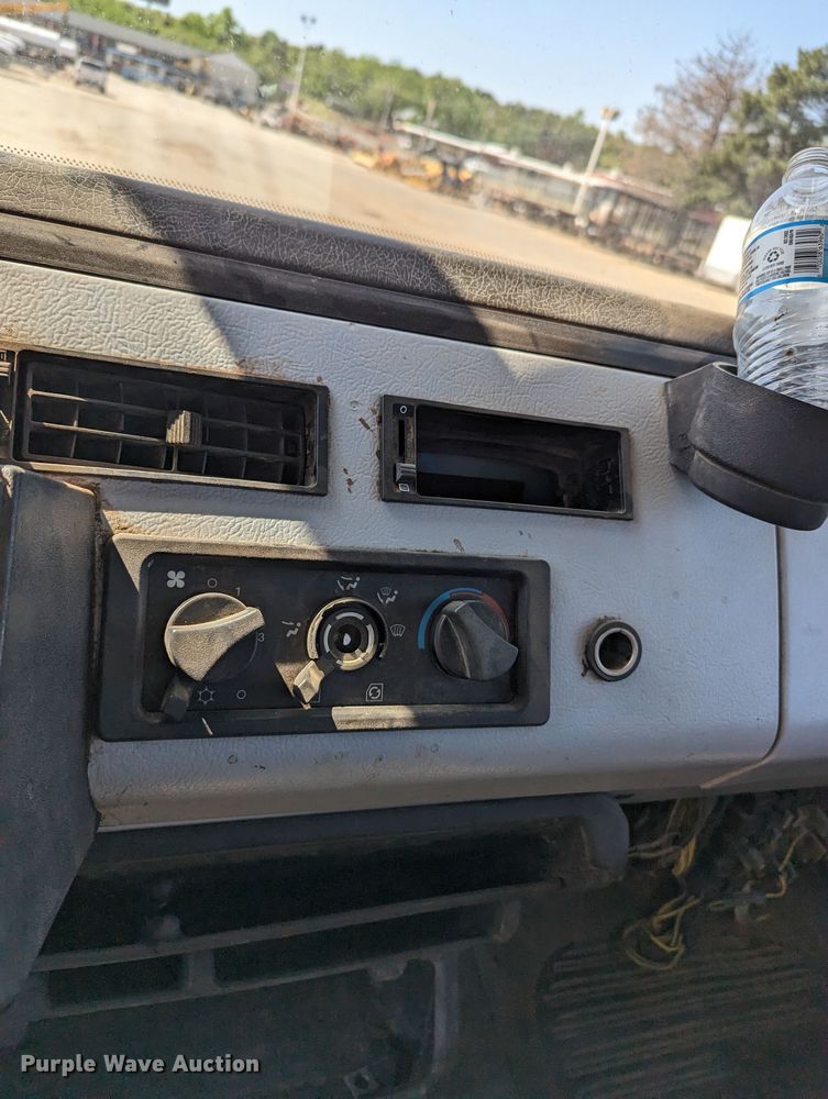 image for item MN9926 2003 Freightliner FL80  digger derrick truck