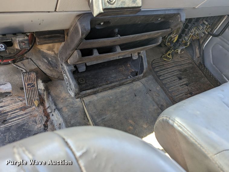 image for item MN9926 2003 Freightliner FL80  digger derrick truck