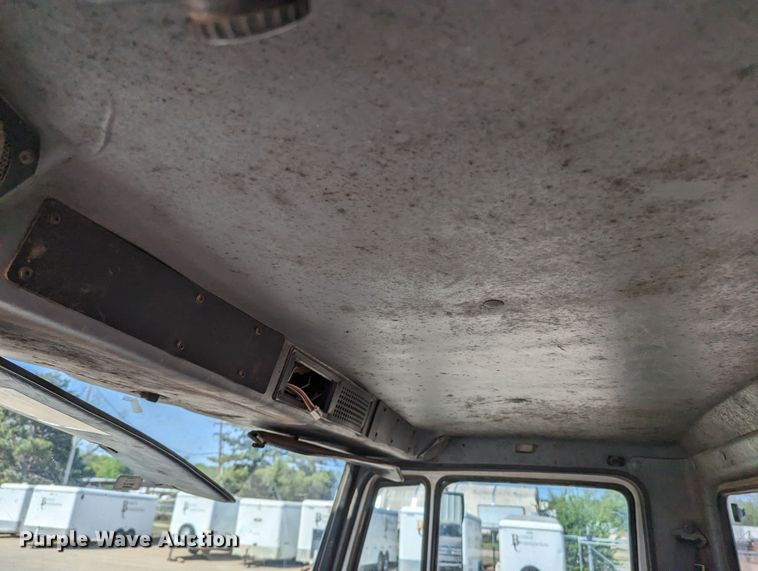 image for item MN9926 2003 Freightliner FL80  digger derrick truck