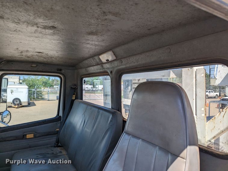 image for item MN9926 2003 Freightliner FL80  digger derrick truck