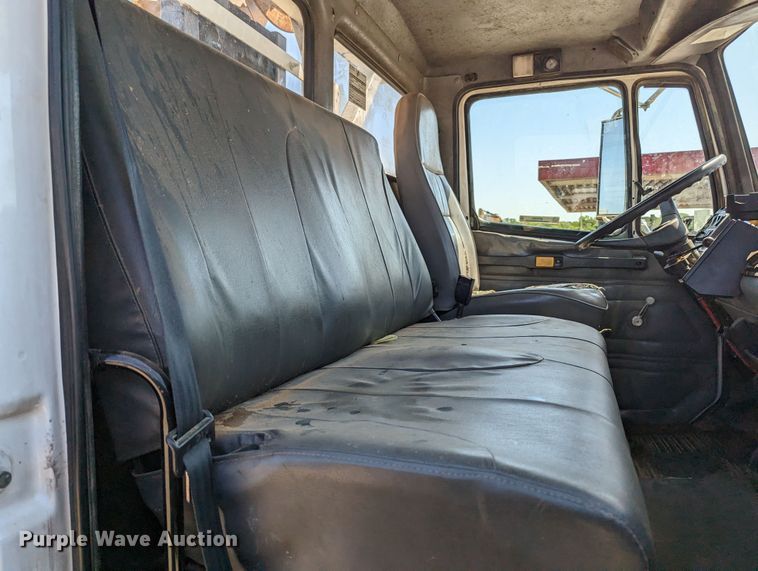 image for item MN9926 2003 Freightliner FL80  digger derrick truck