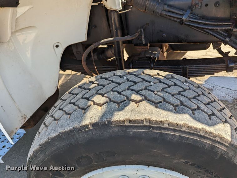 image for item MN9926 2003 Freightliner FL80  digger derrick truck