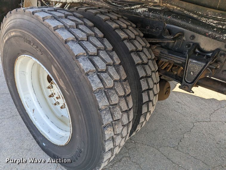 image for item MN9926 2003 Freightliner FL80  digger derrick truck