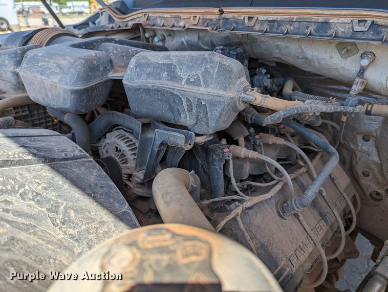 image for item MN9928 2017 Ford F250 Super Duty  Crew Cab pickup truck