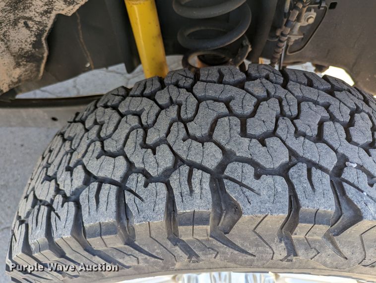 image for item MN9928 2017 Ford F250 Super Duty  Crew Cab pickup truck