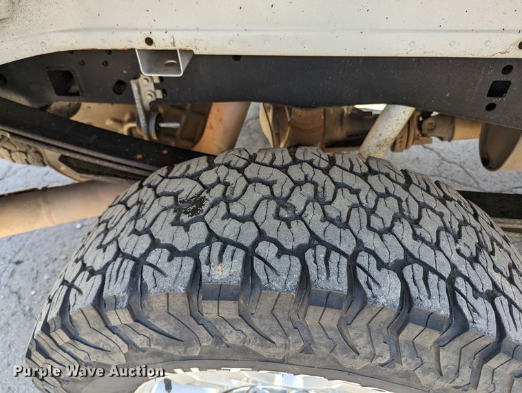 image for item MN9928 2017 Ford F250 Super Duty  Crew Cab pickup truck