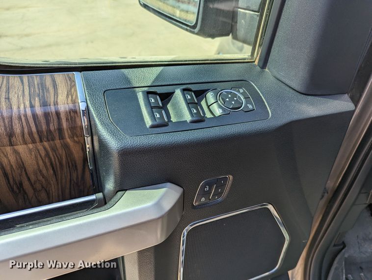 image for item MN9929 2018 Ford F150  SuperCrew pickup truck