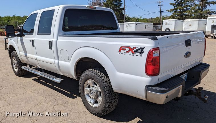 image for item MN9931 2016 Ford F250 Super Duty  Crew Cab pickup truck