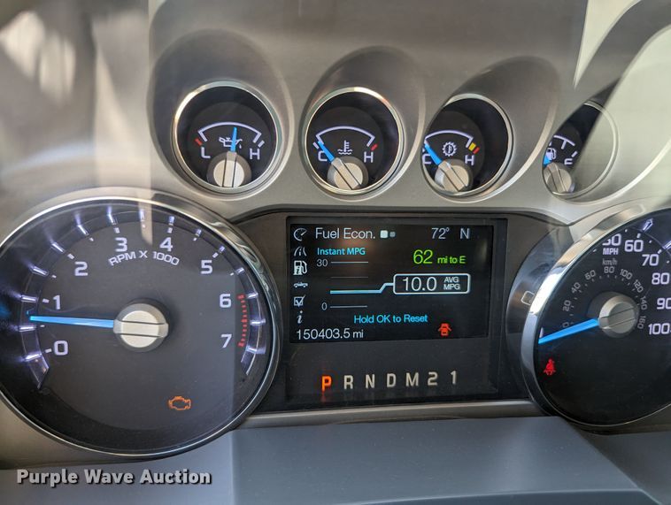 image for item MN9931 2016 Ford F250 Super Duty  Crew Cab pickup truck