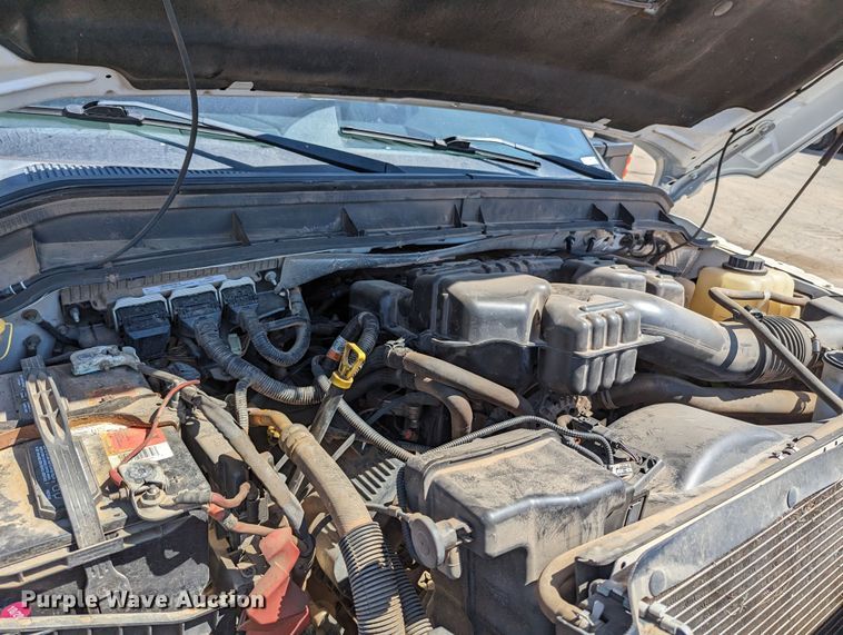 image for item MN9931 2016 Ford F250 Super Duty  Crew Cab pickup truck