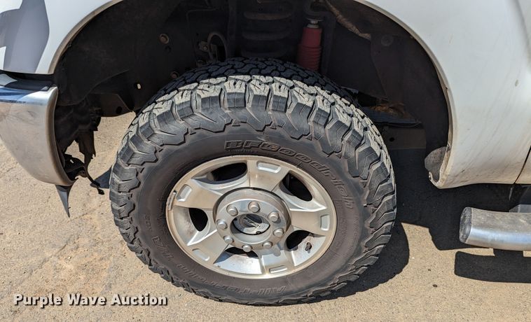 image for item MN9931 2016 Ford F250 Super Duty  Crew Cab pickup truck