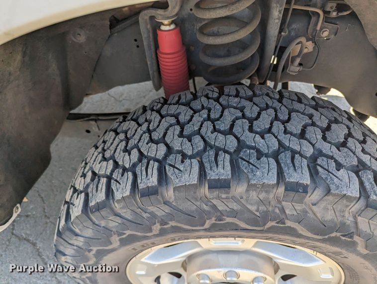 image for item MN9931 2016 Ford F250 Super Duty  Crew Cab pickup truck