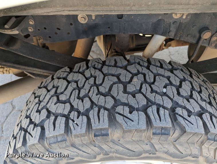 image for item MN9931 2016 Ford F250 Super Duty  Crew Cab pickup truck