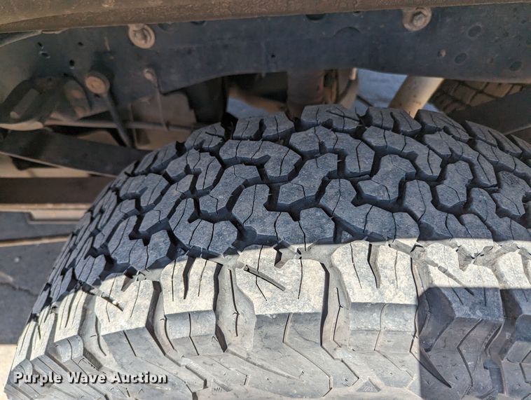 image for item MN9931 2016 Ford F250 Super Duty  Crew Cab pickup truck