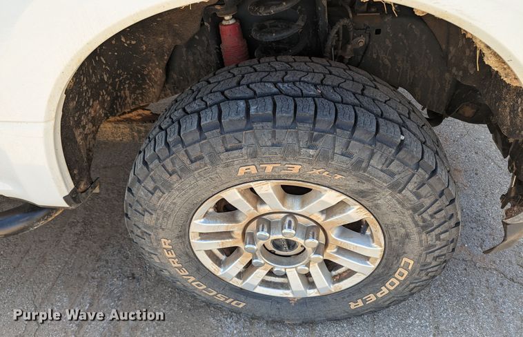 image for item MN9932 2017 Ford F250 Super Duty  Crew Cab pickup truck