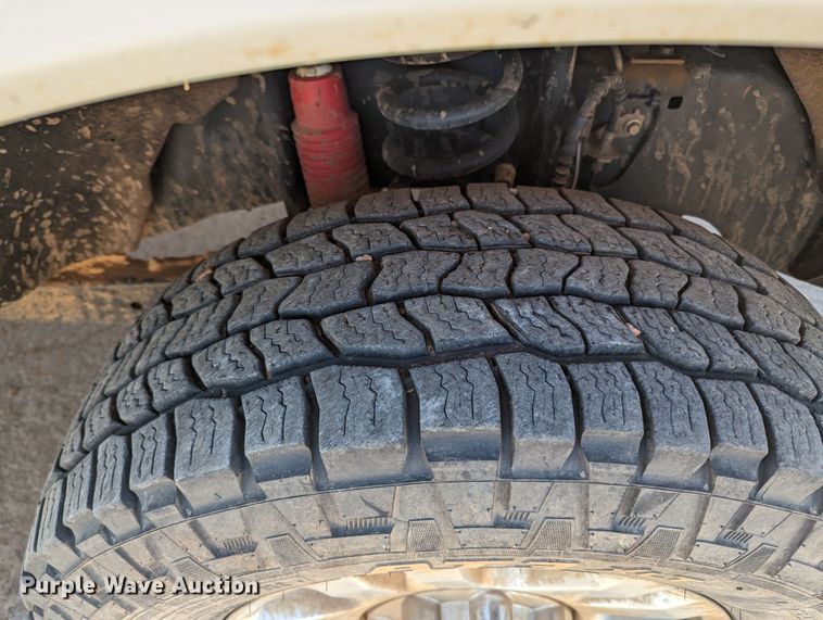 image for item MN9932 2017 Ford F250 Super Duty  Crew Cab pickup truck