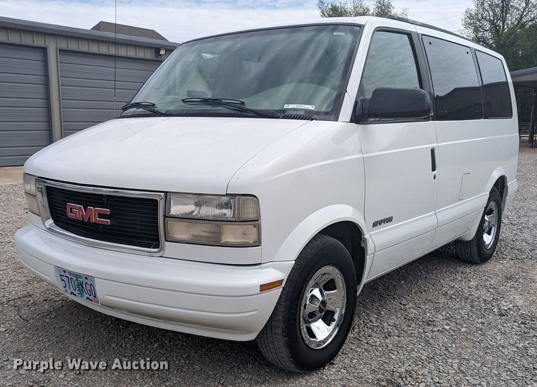 image for item MN9941 2001 GMC Safari  van