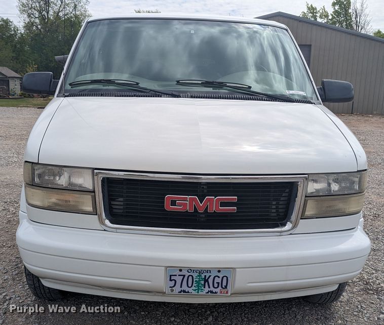 image for item MN9941 2001 GMC Safari  van