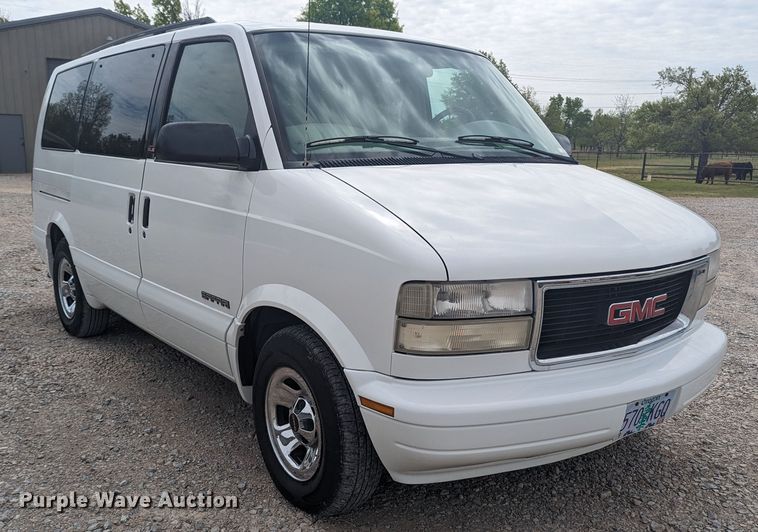 image for item MN9941 2001 GMC Safari  van