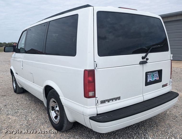 image for item MN9941 2001 GMC Safari  van