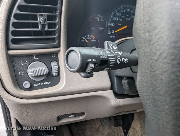 image for item MN9941 2001 GMC Safari  van