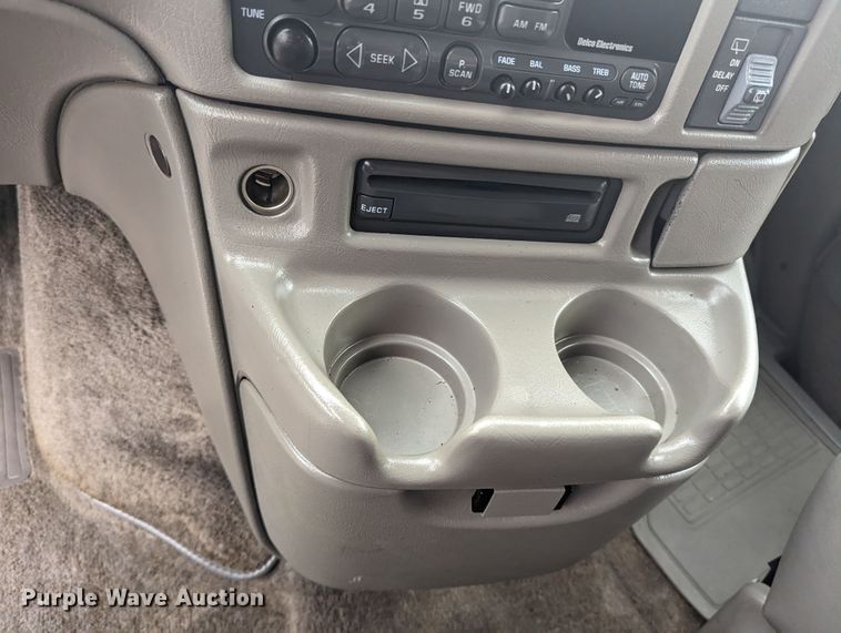 image for item MN9941 2001 GMC Safari  van