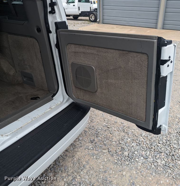 image for item MN9941 2001 GMC Safari  van