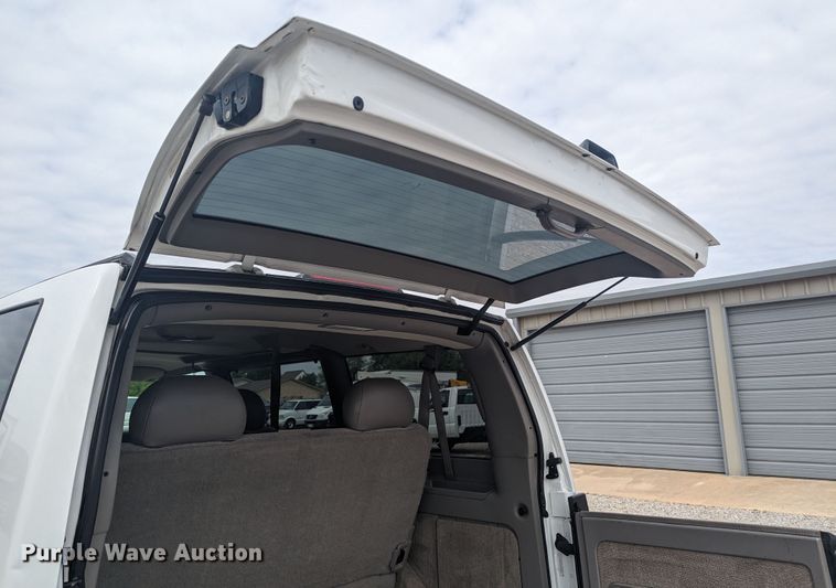 image for item MN9941 2001 GMC Safari  van