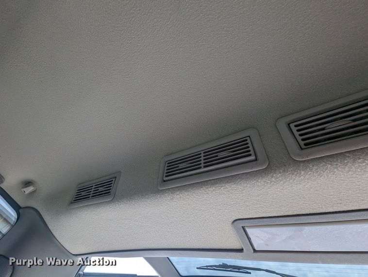 image for item MN9941 2001 GMC Safari  van