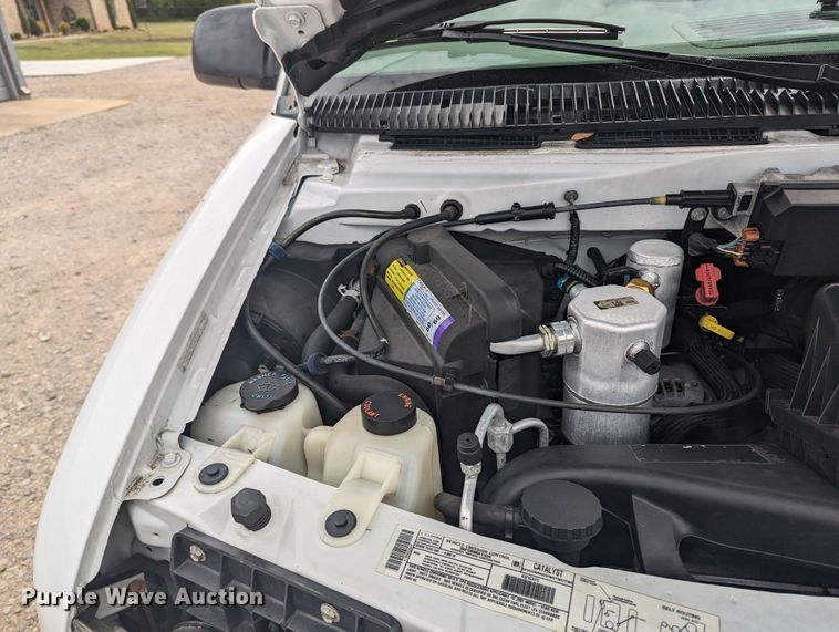 image for item MN9941 2001 GMC Safari  van