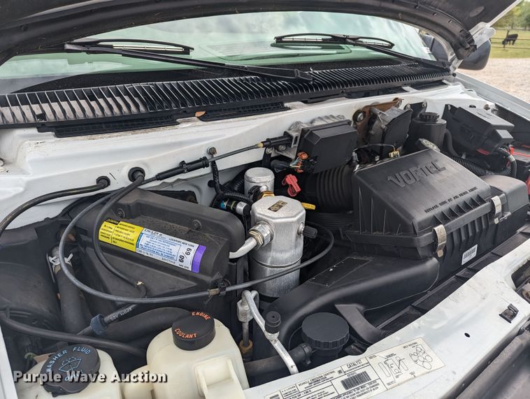 image for item MN9941 2001 GMC Safari  van