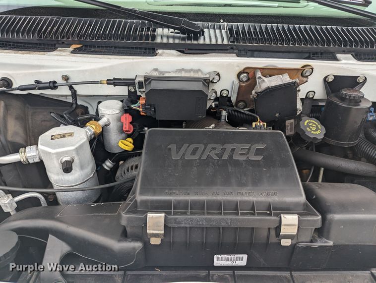 image for item MN9941 2001 GMC Safari  van