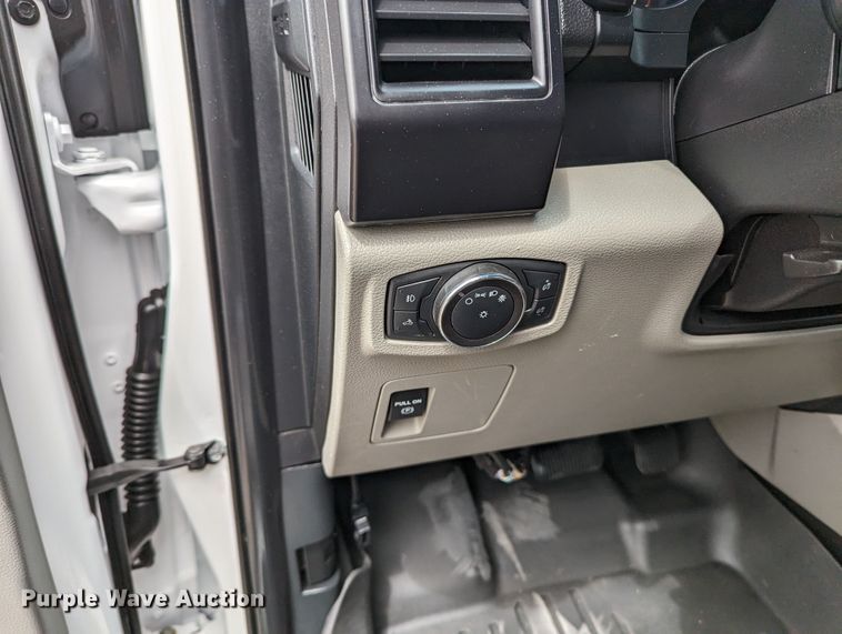 image for item MN9943 2018 Ford F150  SuperCab pickup truck