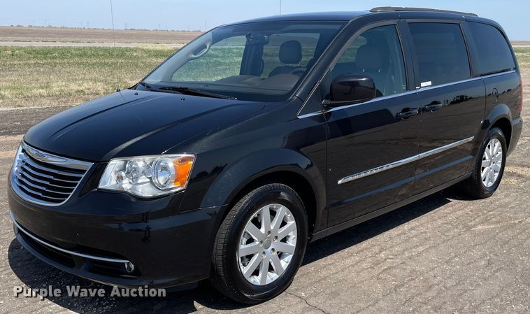 image for item MS9558 2014 Chrysler Town & Country  van