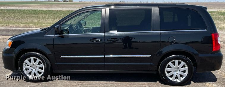 image for item MS9558 2014 Chrysler Town & Country  van