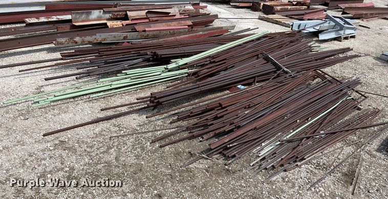 image for item MS9608 Approximately 260 pieces of rebar