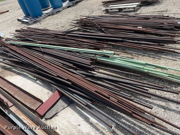 image for item MS9608 Approximately 260 pieces of rebar