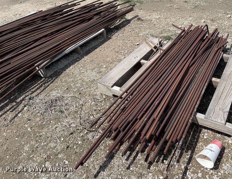 image for item MS9608 Approximately 260 pieces of rebar