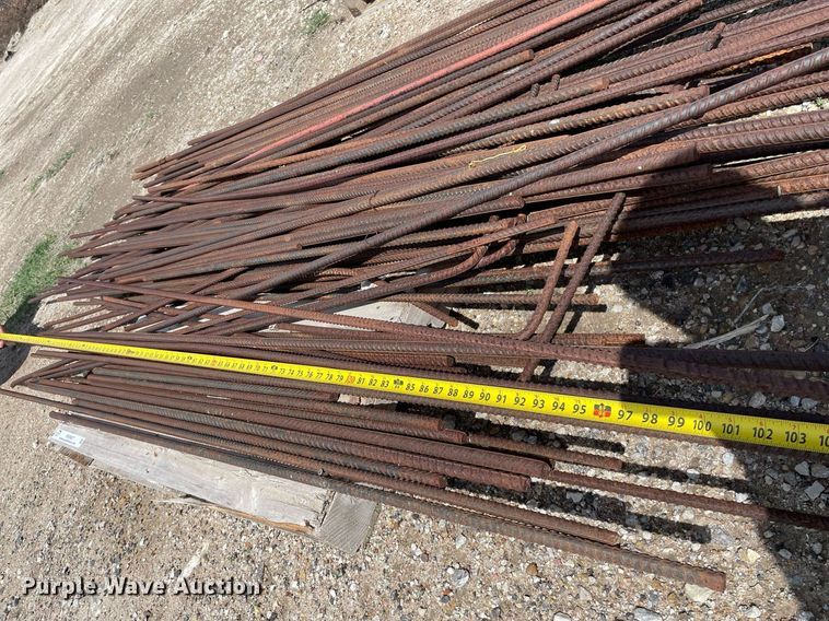 image for item MS9608 Approximately 260 pieces of rebar