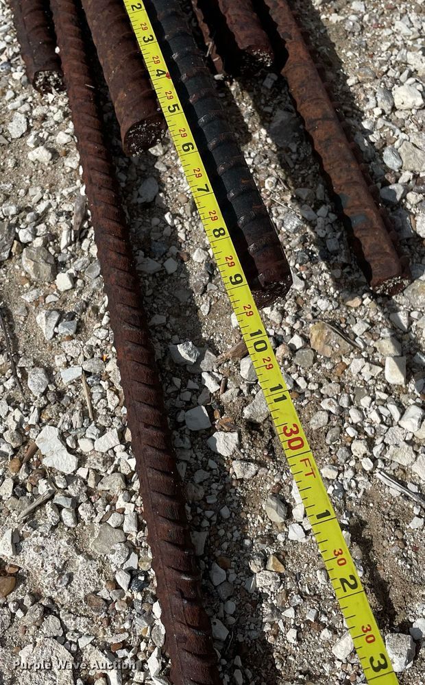 image for item MS9608 Approximately 260 pieces of rebar
