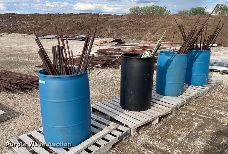 image for item MS9610 Approximately 310 pieces of rebar