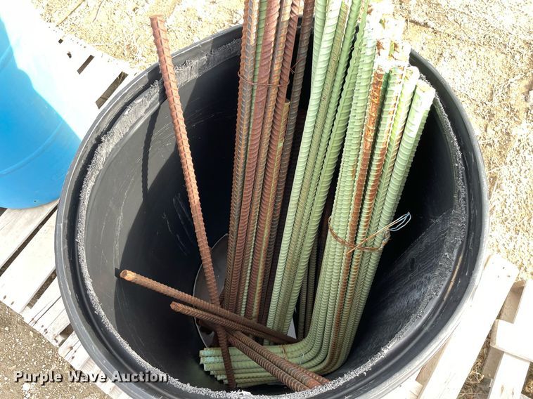 image for item MS9610 Approximately 310 pieces of rebar