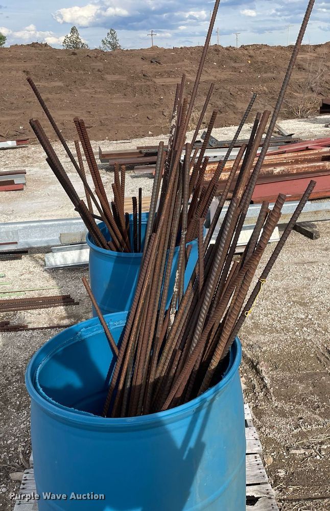 image for item MS9610 Approximately 310 pieces of rebar