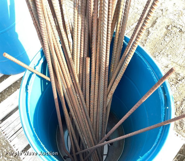 image for item MS9610 Approximately 310 pieces of rebar