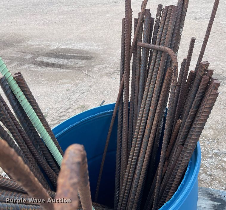 image for item MS9610 Approximately 310 pieces of rebar