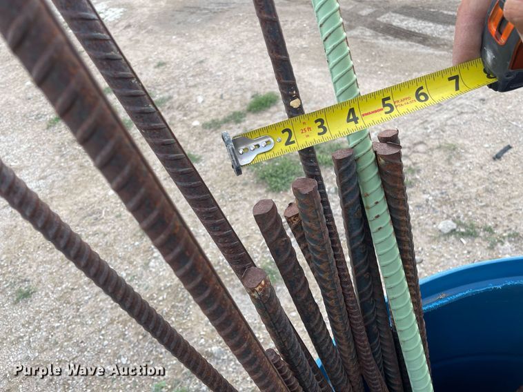 image for item MS9610 Approximately 310 pieces of rebar