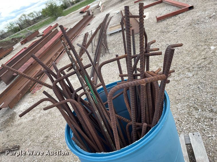 image for item MS9610 Approximately 310 pieces of rebar