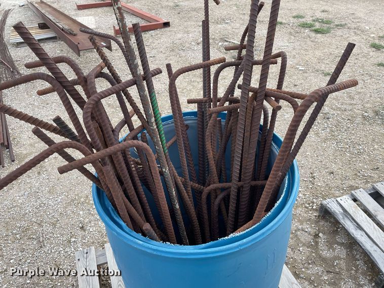 image for item MS9610 Approximately 310 pieces of rebar