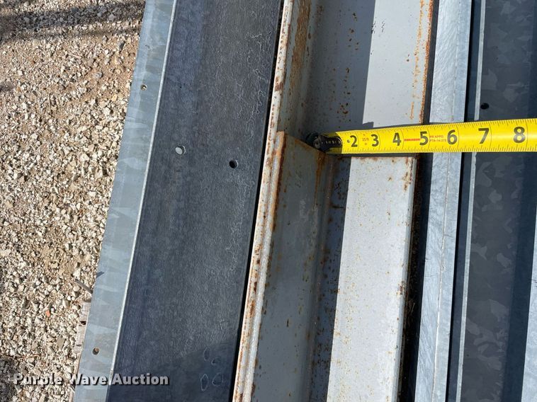 image for item MS9612 Approximately 13 pieces of angle iron