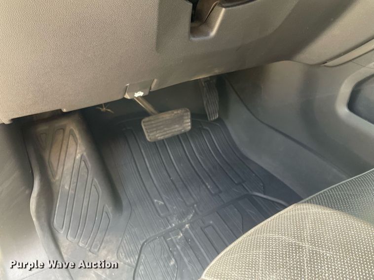 image for item MS9652 2019 GMC Sierra 1500  Crew Cab pickup truck